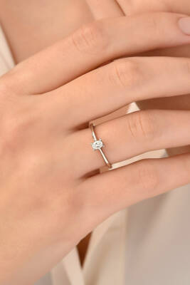 0.20 Karat Pırlanta Oval Tektaş Yüzük - 3